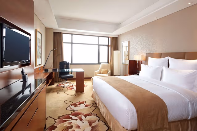 Executive Room, 1 King Bed, Club Lounge Access
