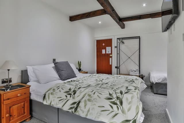 Double Room (Room 9)