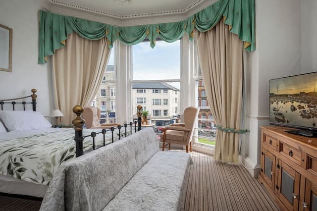 Family Room (Room 3)