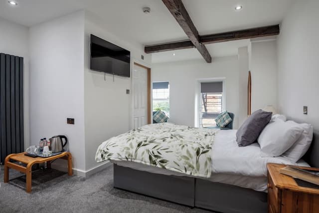 Double Room (Room 9)