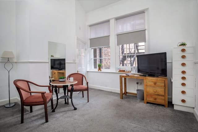 Family Room (Room 1)