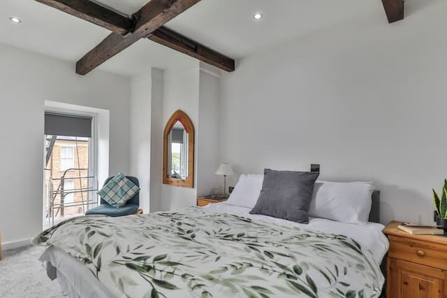 Double Room (Room 9)