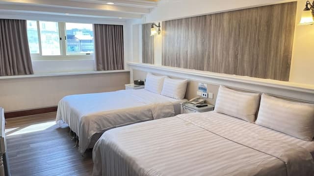 Classic Quadruple Room, 2 Double Beds, Ensuite