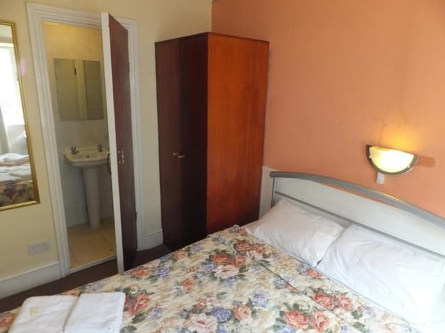 Basic Double Room, Shared Bathroom