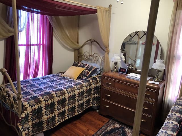 Standard Double or Twin Room, Ensuite (Generals' Hideaway)