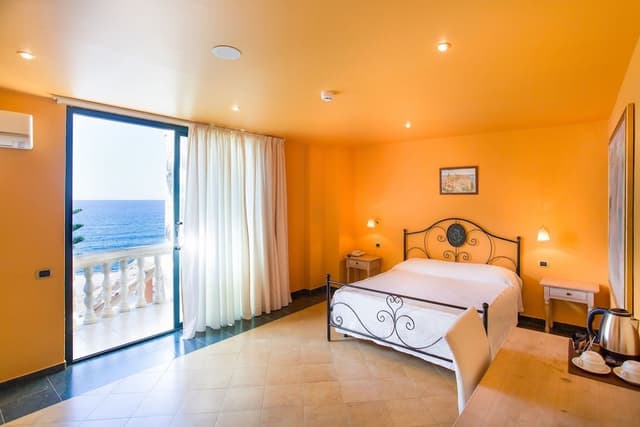 Deluxe Double Room, 1 Double Bed, Sea View, Sea Facing
