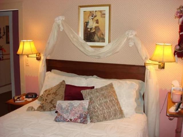 Deluxe Room, 1 Queen Bed