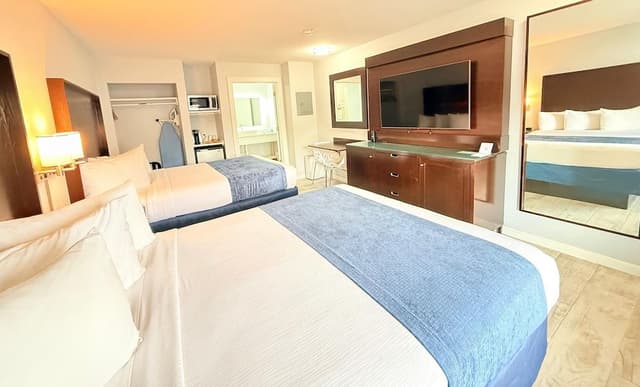 Standard Room, 2 Queen Beds, Non Smoking