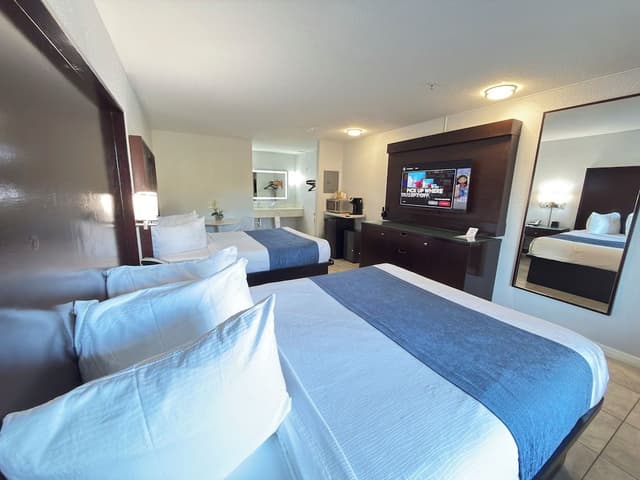 Standard Room, 2 Queen Beds, Non Smoking