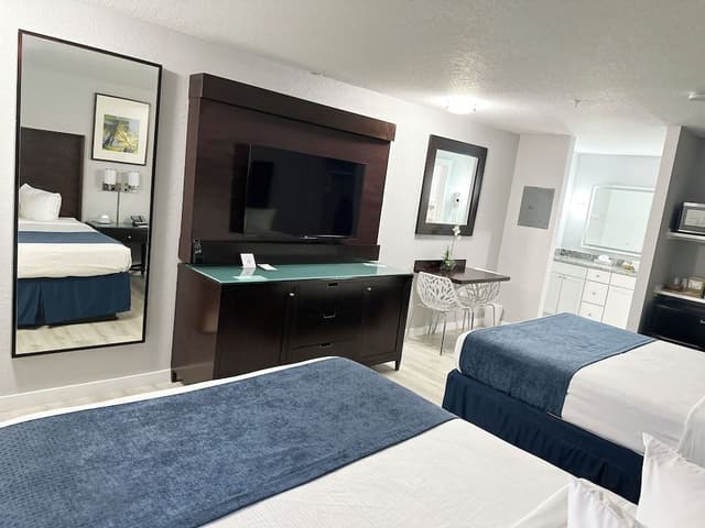 Deluxe Room, 2 Queen Beds, Non Smoking, Refrigerator & Microwave