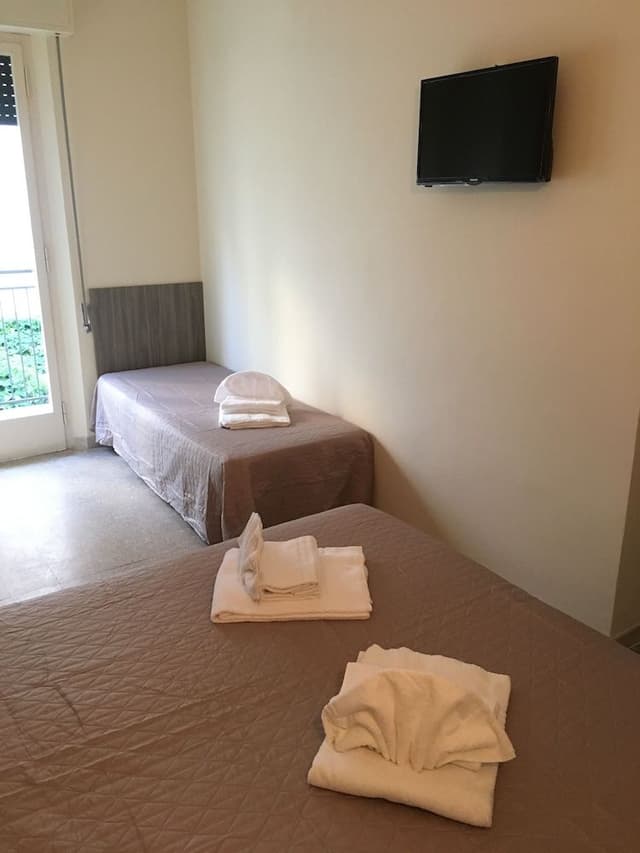 Triple Room, Multiple Beds