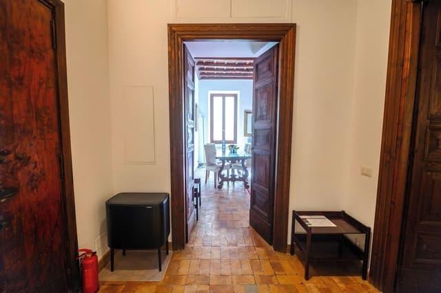 Charming 1 Bedroom Apartment with Balcony (Via Giulia 116)
