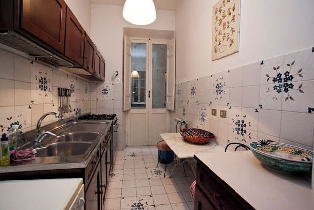 Classic 2 Bedroom Apartment (Via Giulia 89)