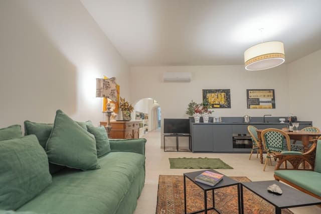 Charming Atelier 1 Bedroom Apartment (Via Giulia 114)