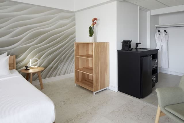 Signature Room, 1 King Bed