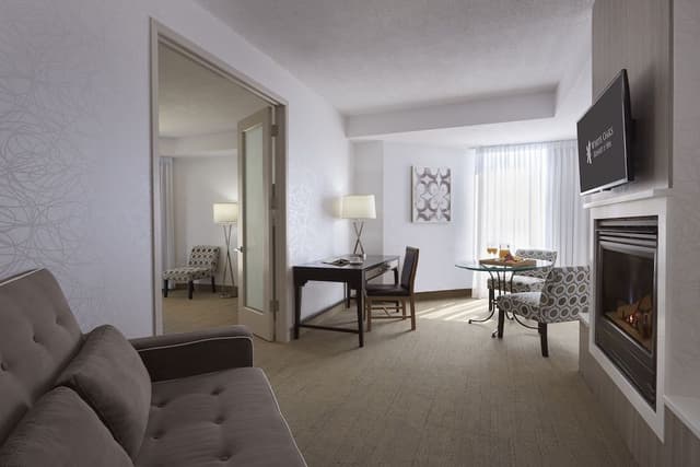 Luxury Deluxe Suite