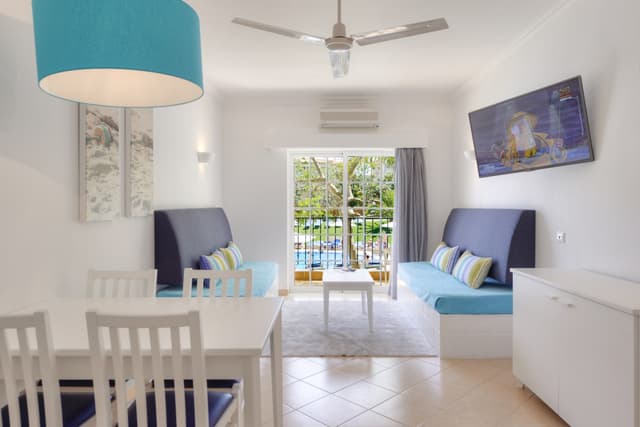 One-Bedroom Apartment with Pool View (4 Adults)