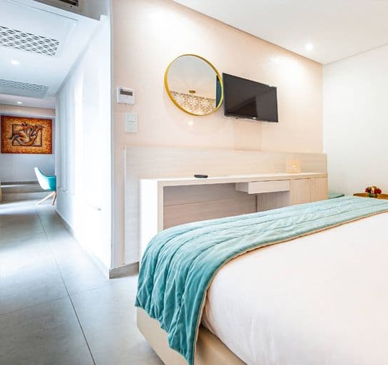 Junior suite Jacuzzi pool view