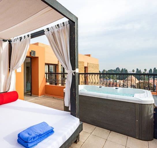 Junior suite Jacuzzi pool view