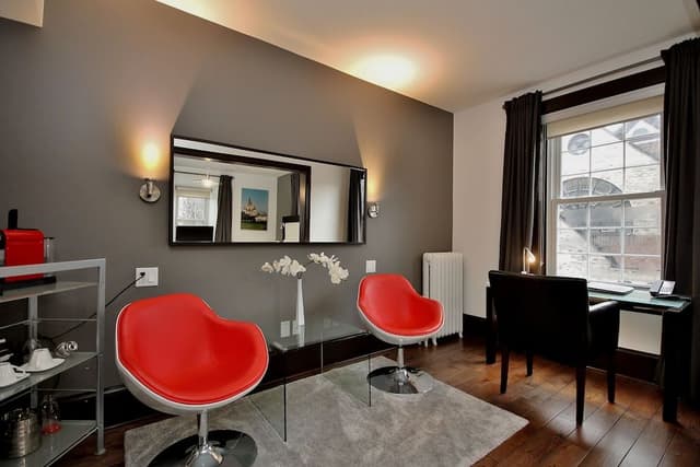 Deluxe Room, 1 Queen Bed, Fireplace