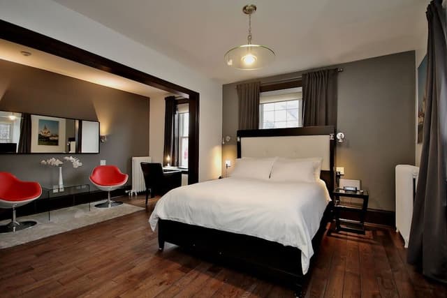 Deluxe Room, 1 Queen Bed, Fireplace