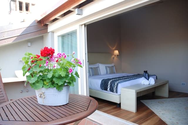Suite, Partial Lake View (Prestige)