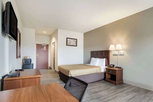 Standard Room, 1 Queen Bed, Non Smoking