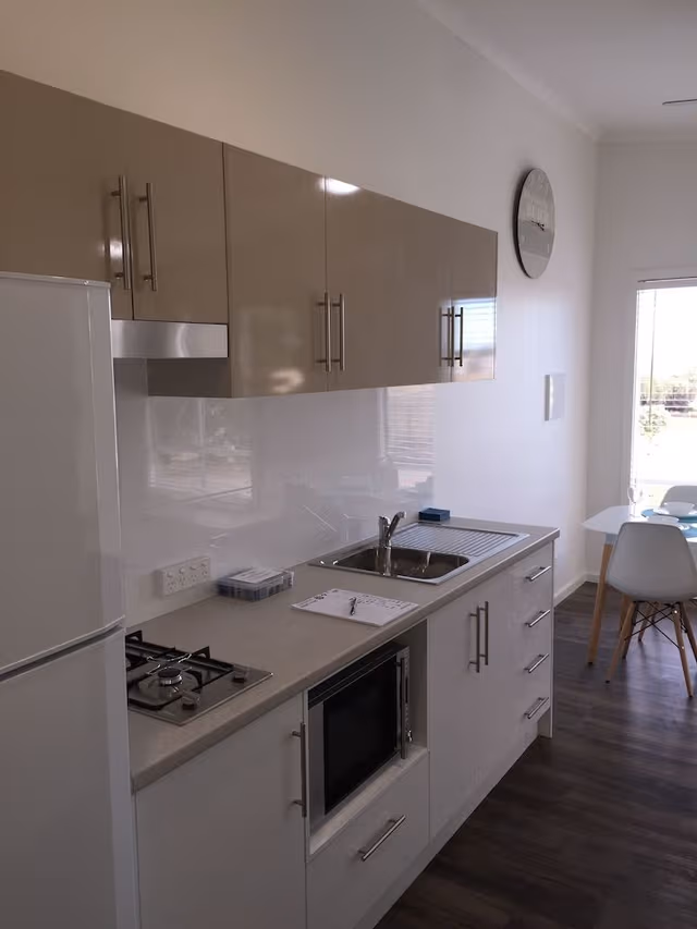 Seabreeze Villa - Sleeps 4