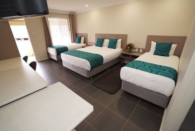 Family Room (Family Room - Small)
