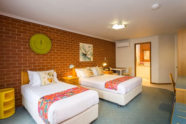 Deluxe Room, Non Smoking (Deluxe Queen & Single)