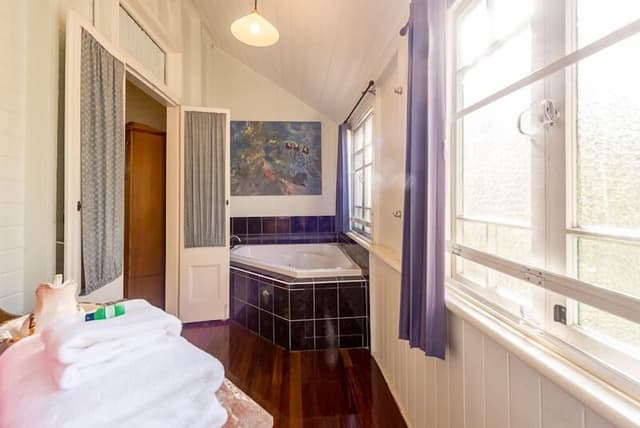 Standard Room, Non Smoking, Jetted Tub (Hanson room)