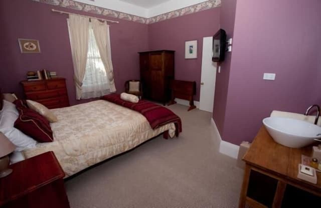 Premium Double Room, 1 Queen Bed, Ensuite (Xavier Herbert Room)