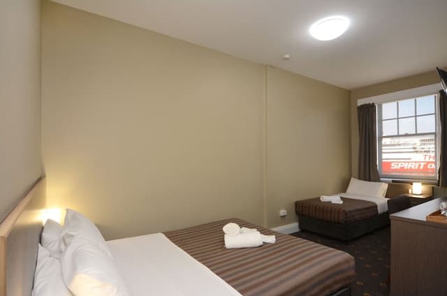 Family Room (3 Share)