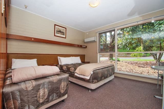 Economy Room
