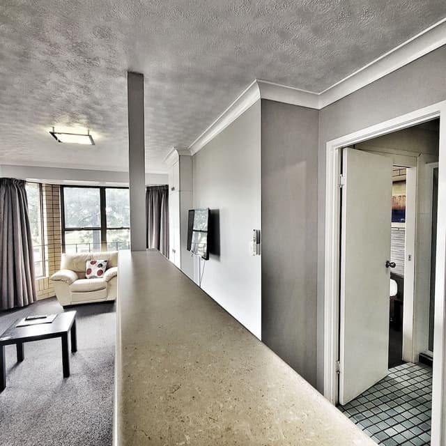 Queen Apartment