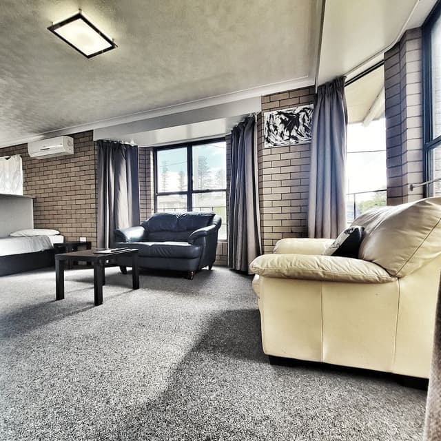 Queen Apartment