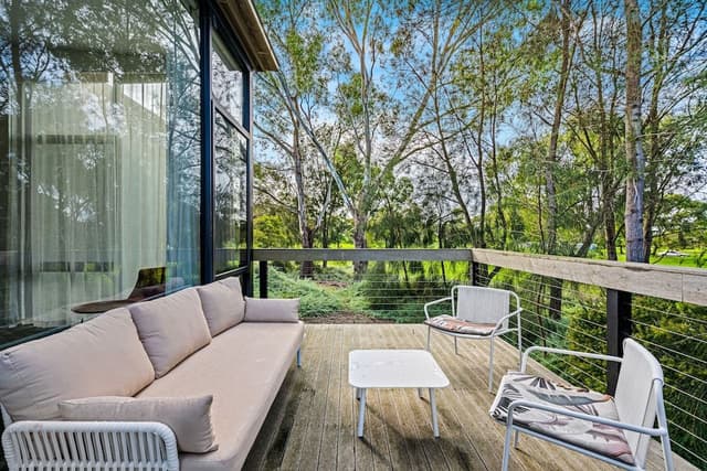 2 Bedroom Waratah Apartment