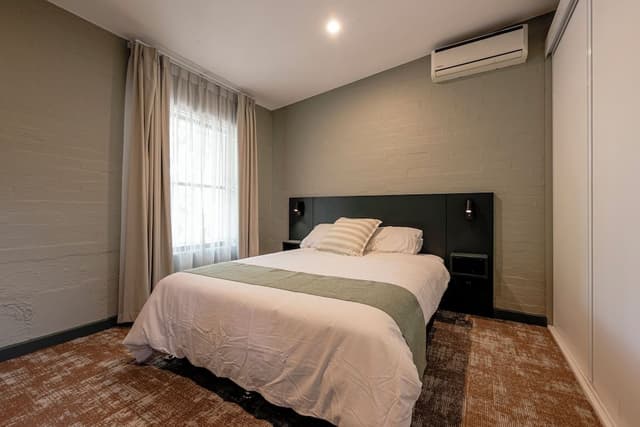 Family Room, Multiple Bedrooms