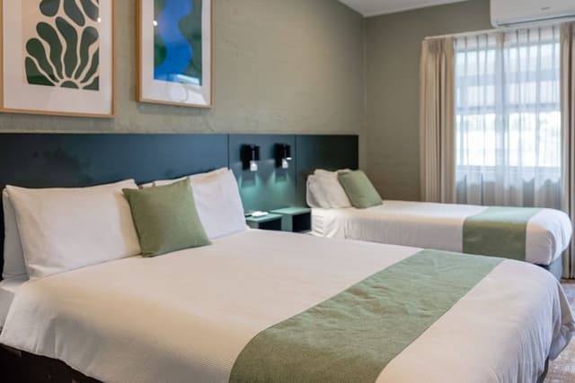 Standard Triple Room, Non Smoking (Standard Motel Room)