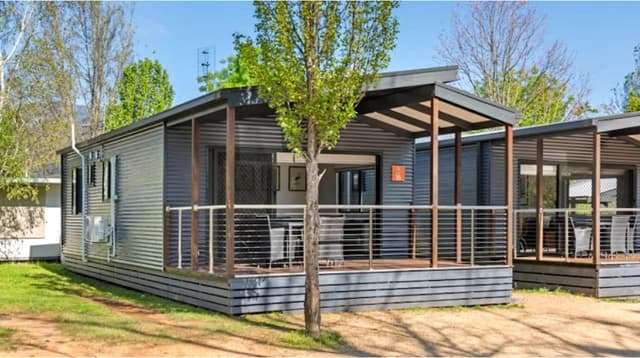 Deluxe 2 Bedroom Cabin - Sleeps 5