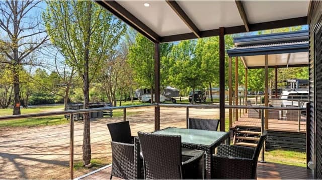 Deluxe 2 Bedroom Cabin - Sleeps 5