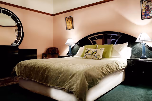 Three Bedroom Apartment (Four Nights) - Non Smoking