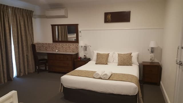 Executive Queen Disabled Room