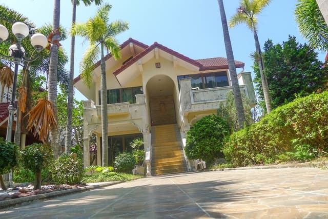 Deluxe Room, Terrace, Garden View