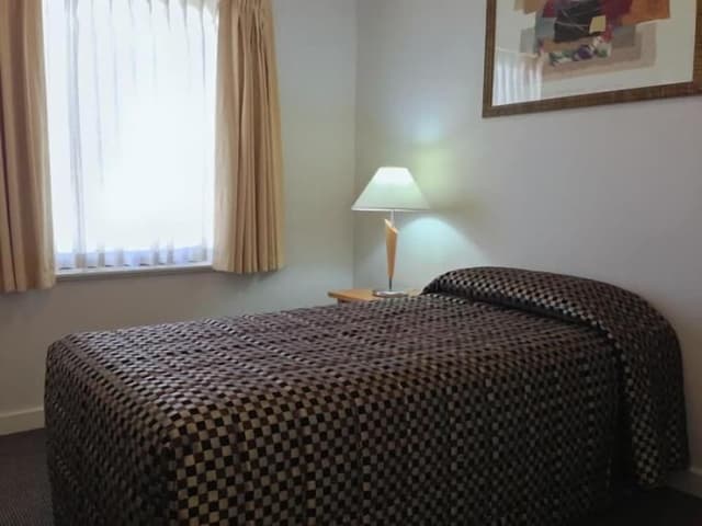 City Apartment, 2 Bedrooms, Kitchen (City Outlook)