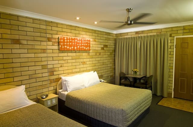 Standard Room, 1 Queen Bed, Non Smoking, Kitchenette (Choice Queen & Single)