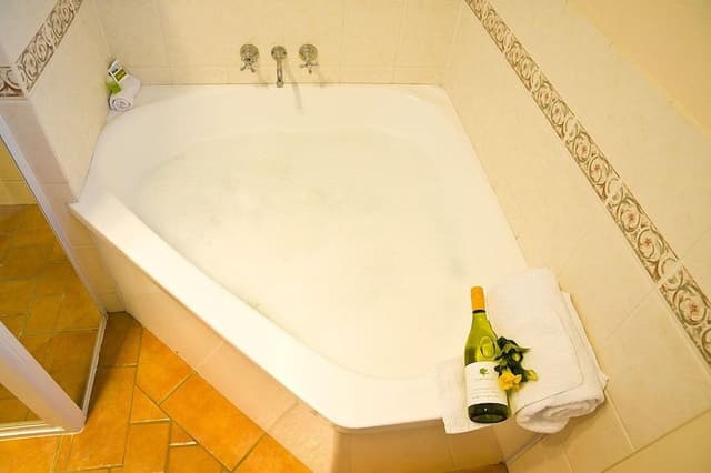 Standard Room, 1 Queen Bed, Non Smoking, Kitchenette (Choice Queen & Single)