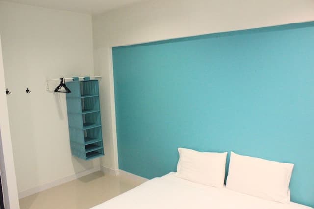 Basic Room, 1 Queen Bed