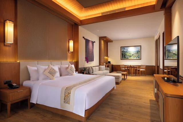 Anumana De Suite-Suite Room with Jacuzzi