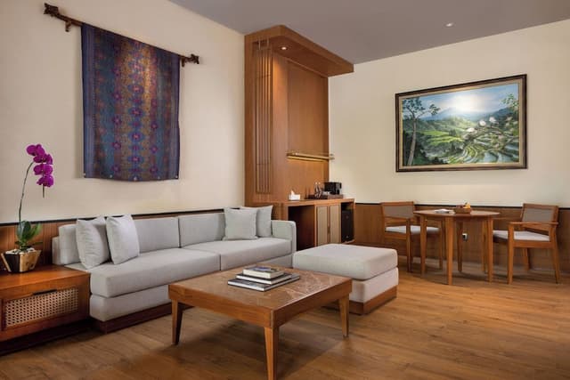 Anumana De Suite-Suite Room with Jacuzzi